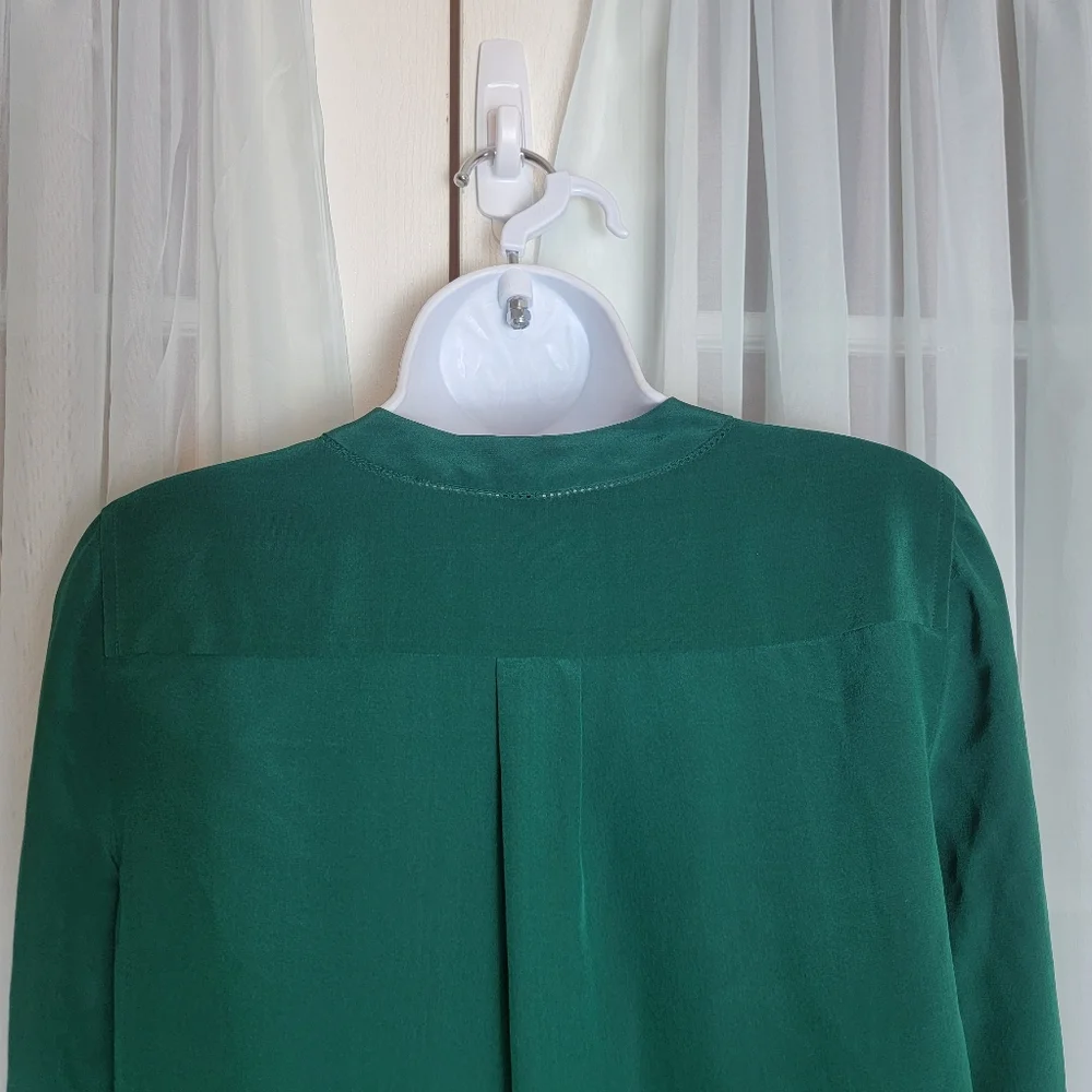 J Crew 100% Silk Emerald Green Blouse 00 XXS V Neck Long Sleeve Holiday Career